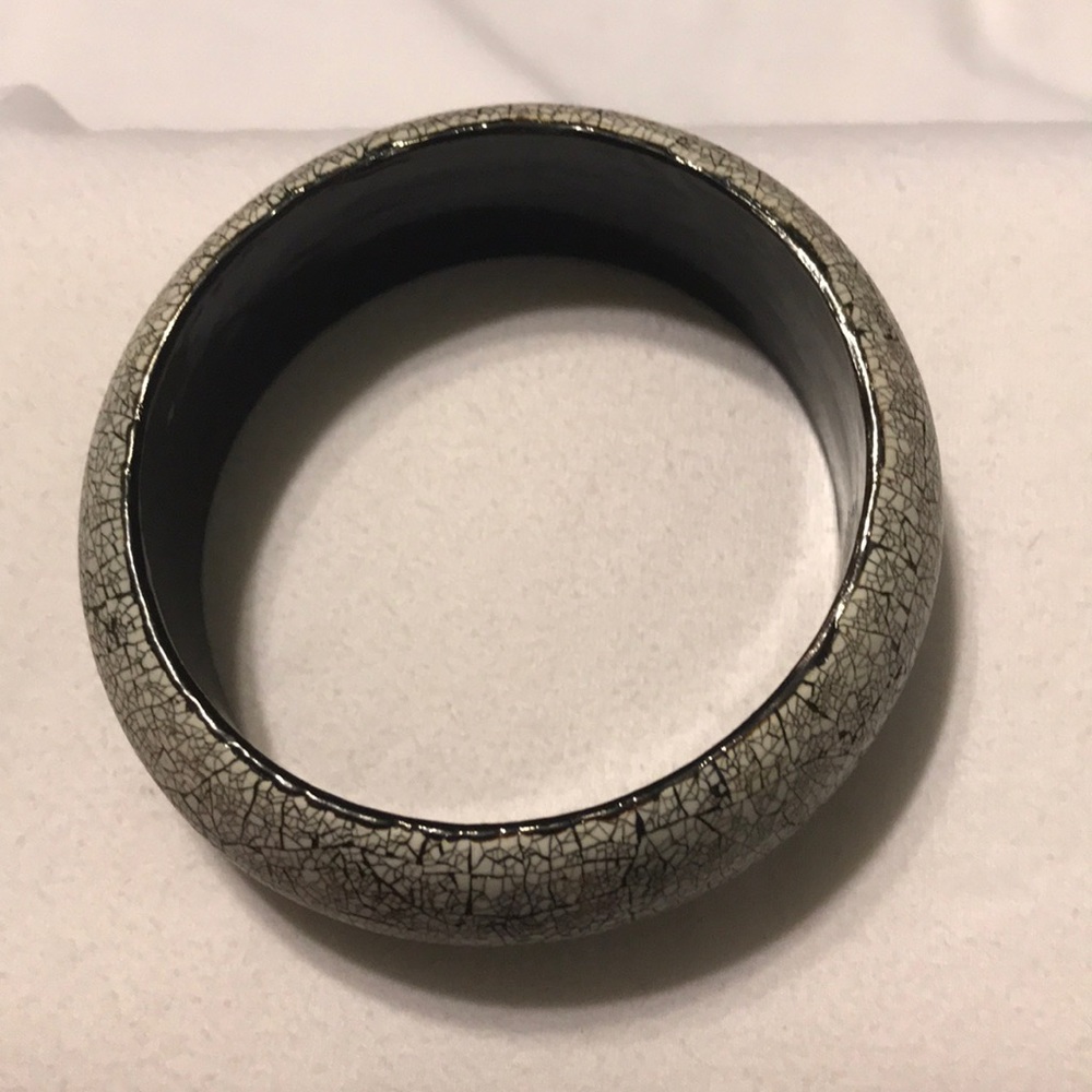 Eggshell bangle bracelet - Picture 2 of 5